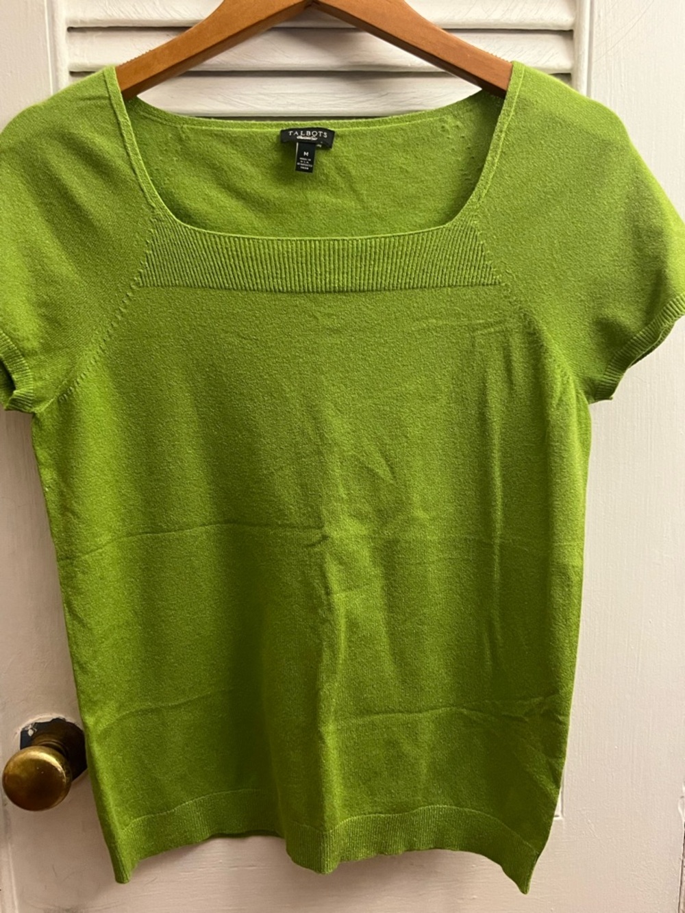 Talbots Women’s Fine Knit Squared Neck Short Sleeve Sweater Bright Green. Size M